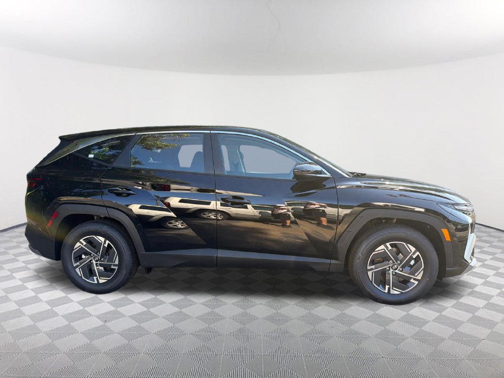 New 2026 Hyundai Tucson Blue SE FWD image 4