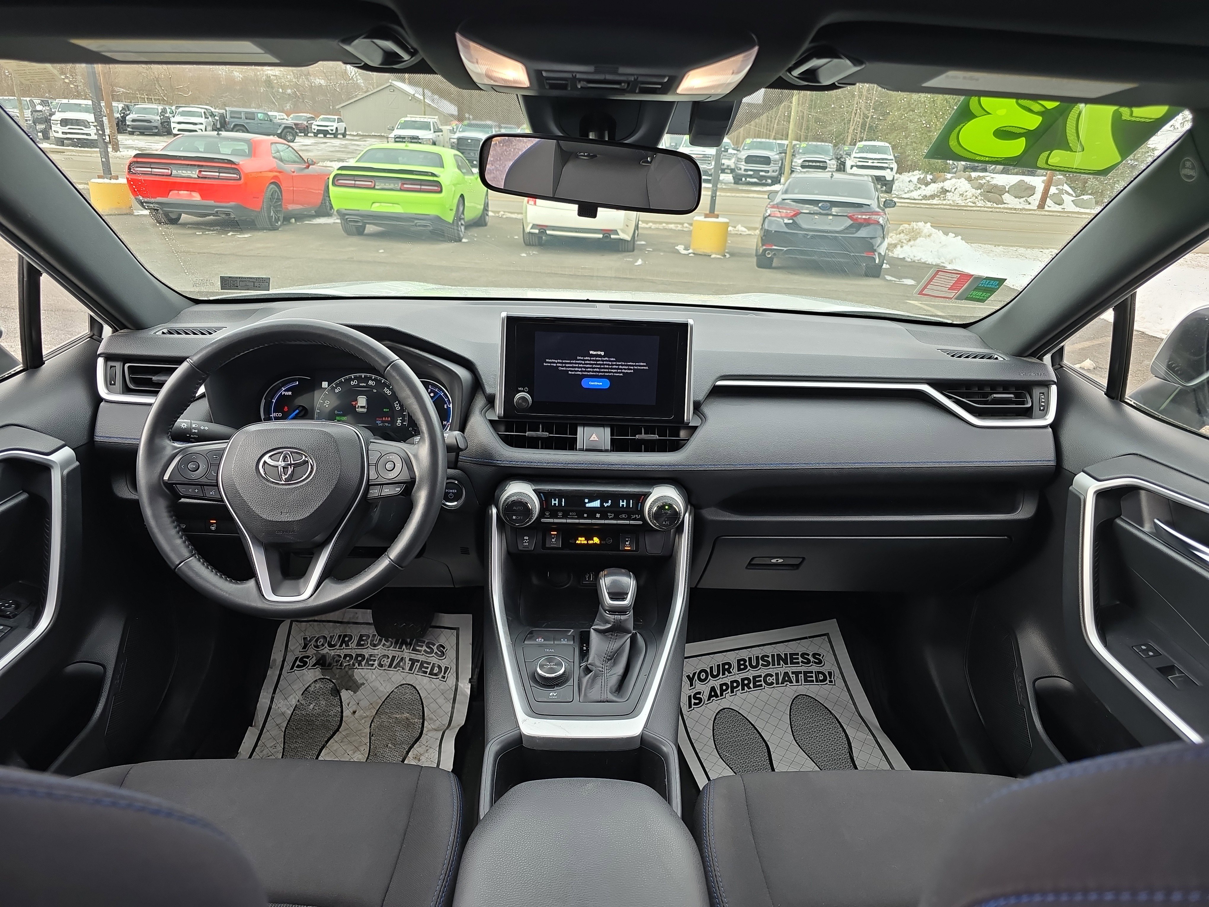 Used 2023 Toyota RAV4 SE image 15