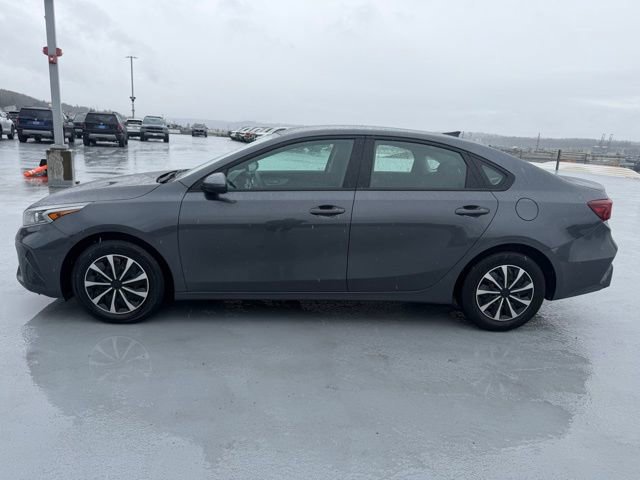 Used 2022 Kia Forte Sedan image 2