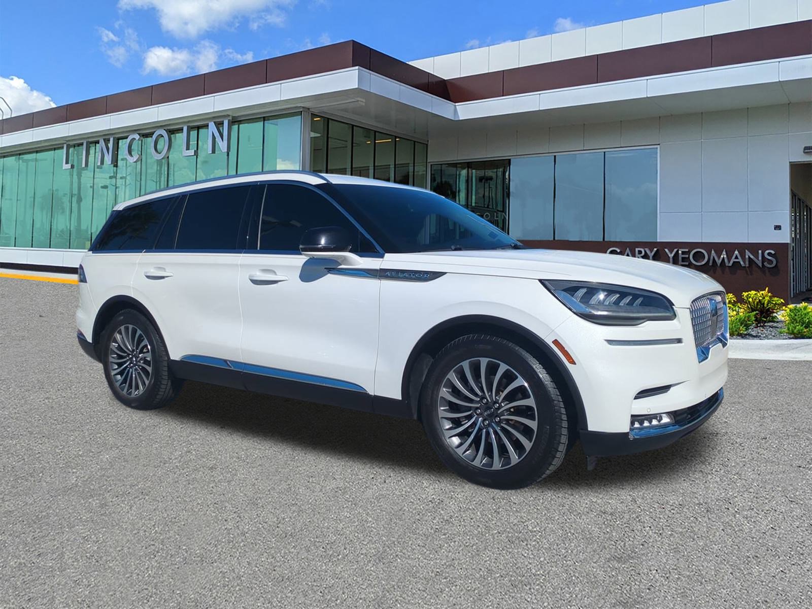 Used 2020 Lincoln Aviator Reserve w/ Elements Package Plus image 2
