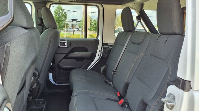 Used 2025 Jeep Wrangler Sahara image 17