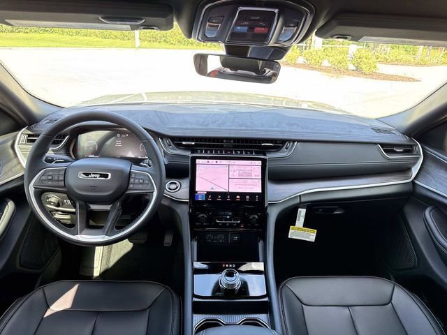 New 2025 Jeep Grand Cherokee Limited w/ Black Appearance Package image 12
