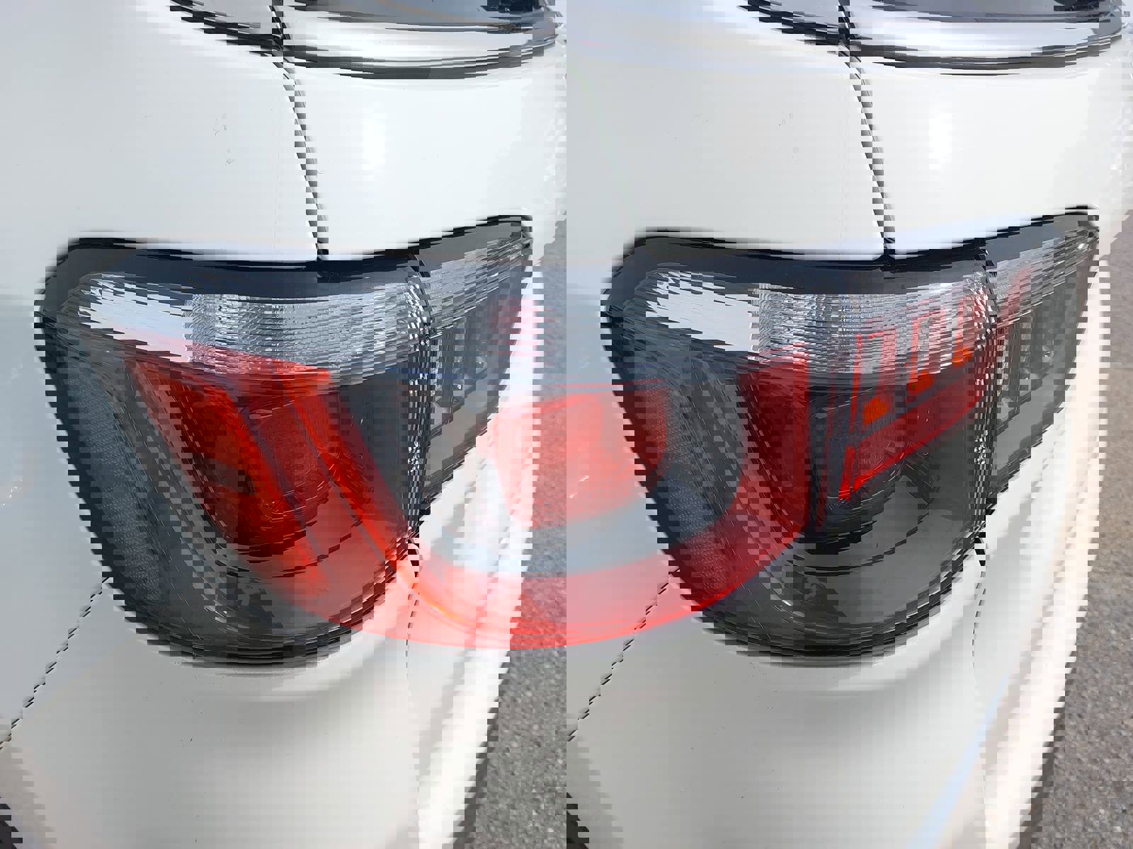 Used 2017 Jeep Compass Latitude w/ Popular Equipment Group image 32