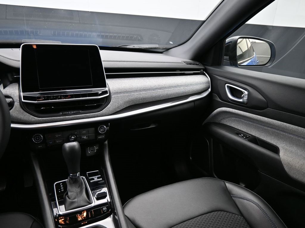 New 2026 Jeep Compass Latitude image 12