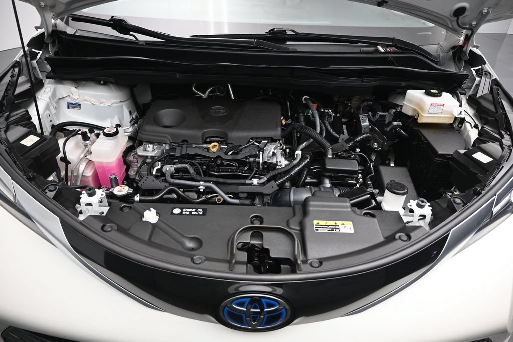 Used 2021 Toyota Sienna Limited FWD image 16