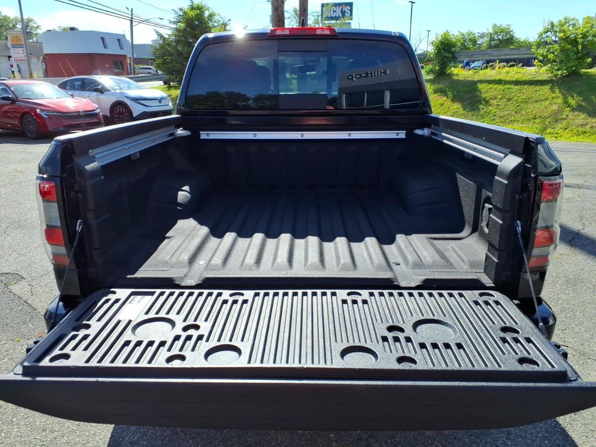 Used 2023 Nissan Frontier PRO-4X w/ Pro Convenience Package AWD/4WD image 15