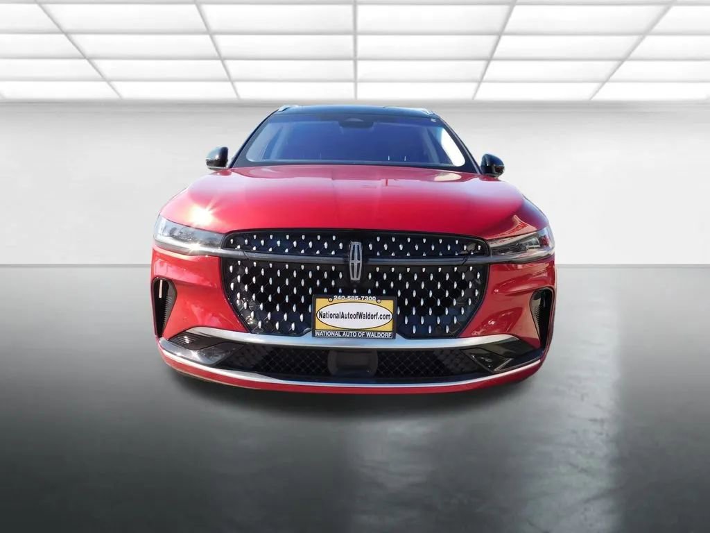 Used 2024 Lincoln Nautilus Reserve image 3