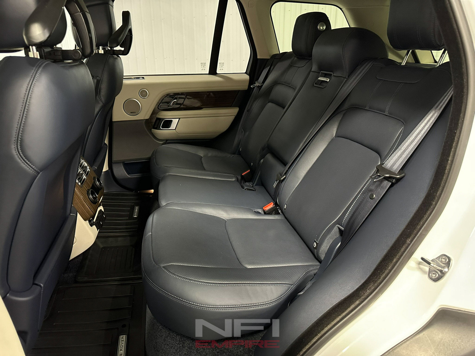 Used 2018 Land Rover Range Rover Supercharged AWD/4WD image 46