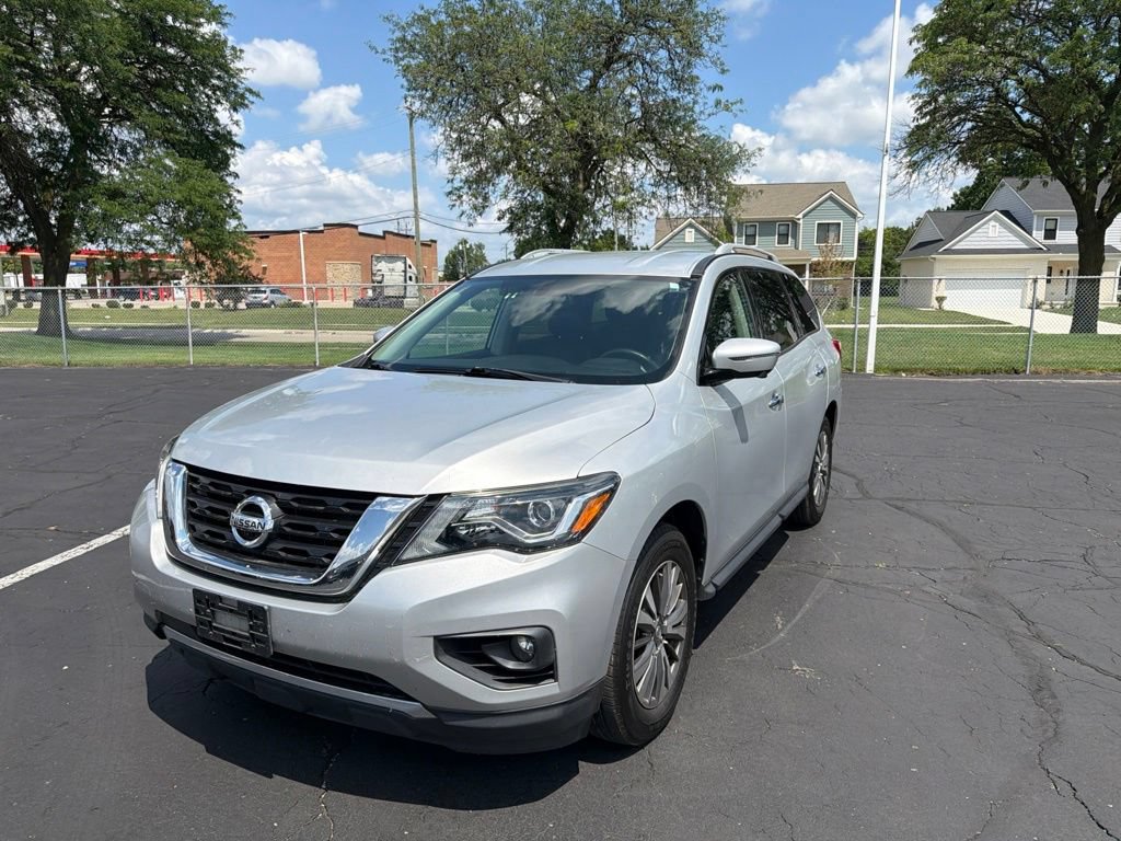 Used 2019 Nissan Pathfinder SL FWD image 2