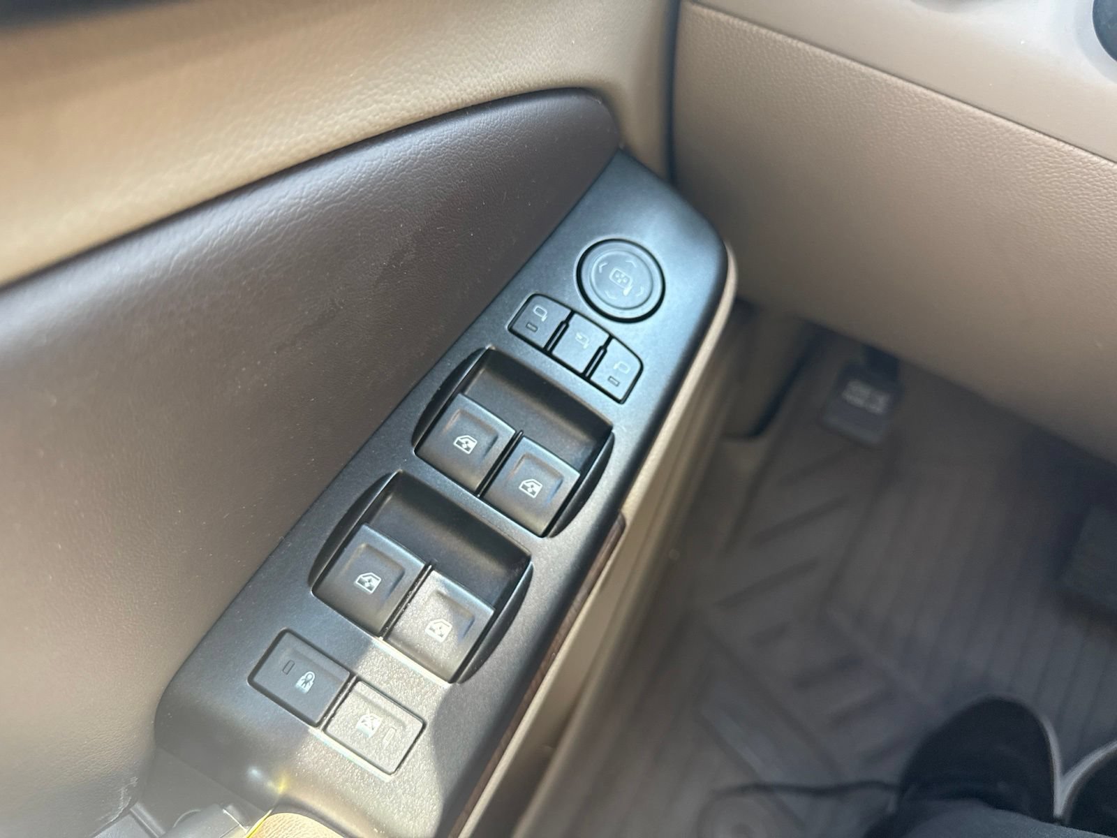 Used 2019 Chevrolet Tahoe LT w/ Luxury Package AWD/4WD image 42