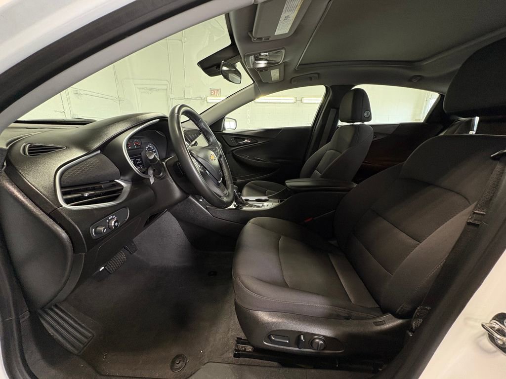 Used 2023 Chevrolet Malibu LT image 16