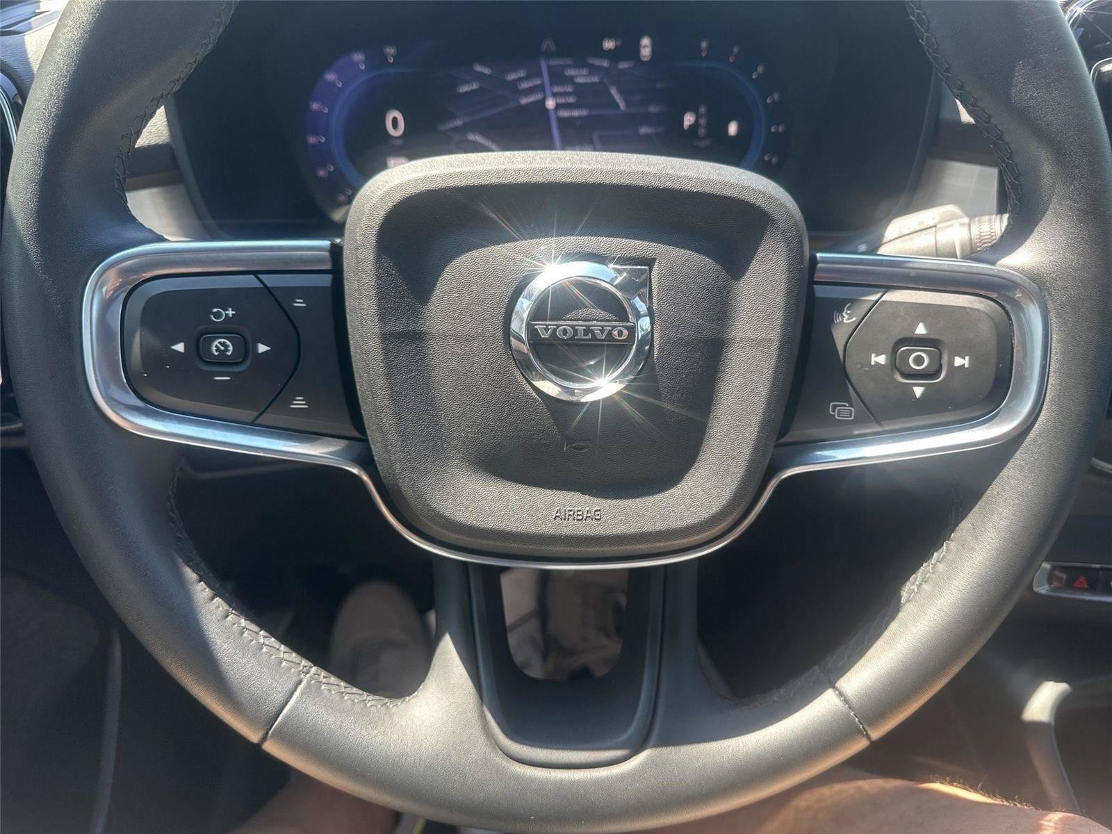 Used 2025 Volvo XC40 B5 Core AWD/4WD image 24
