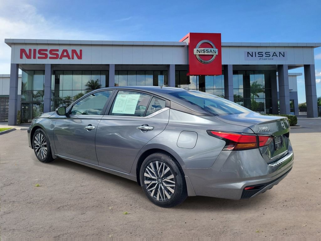Used 2023 Nissan Altima 2.5 SV FWD image 4