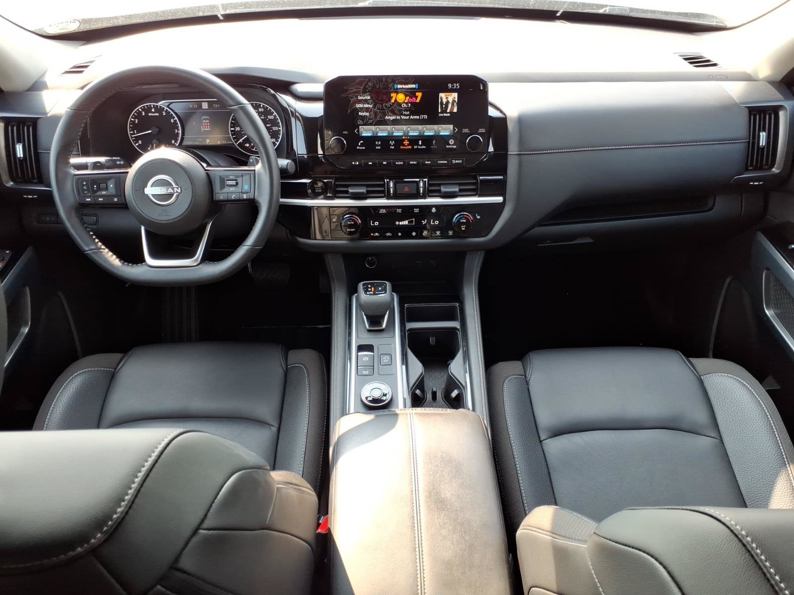 Used 2025 Nissan Pathfinder SL AWD/4WD image 11