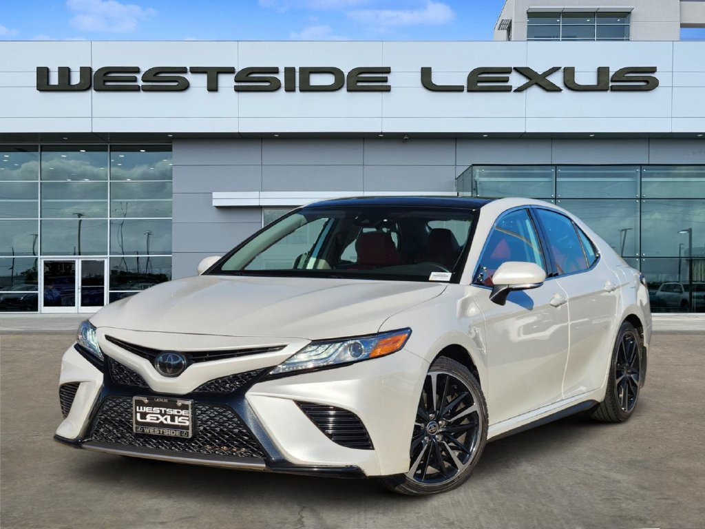 Used 2020 Toyota Camry XSE FWD image 1