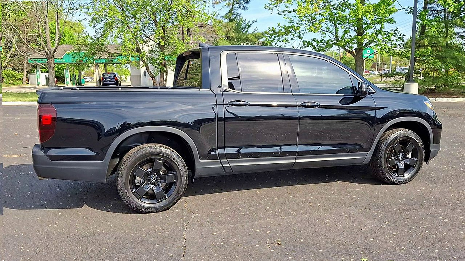 Used 2025 Honda Ridgeline Black Edition image 3