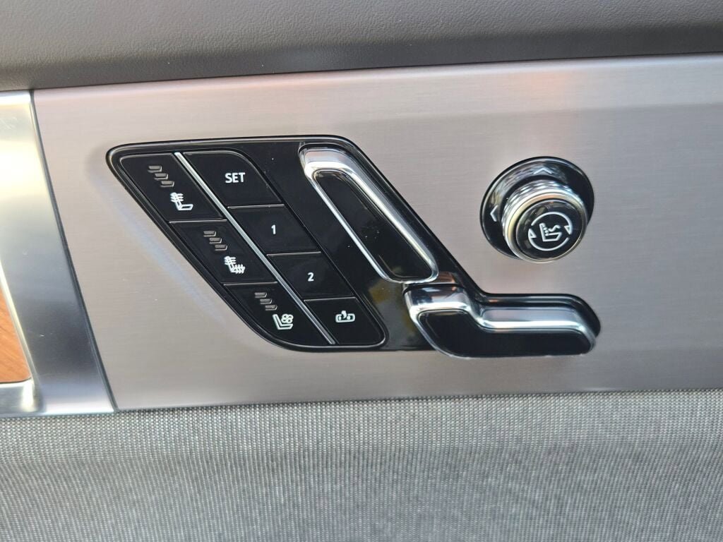 New 2026 Cadillac Vistiq Premium Luxury w/ LPO, Floor Liner Package image 21