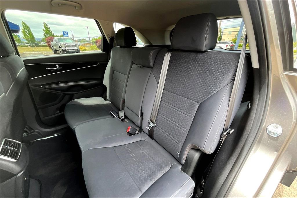 Used 2018 Kia Sorento L image 21