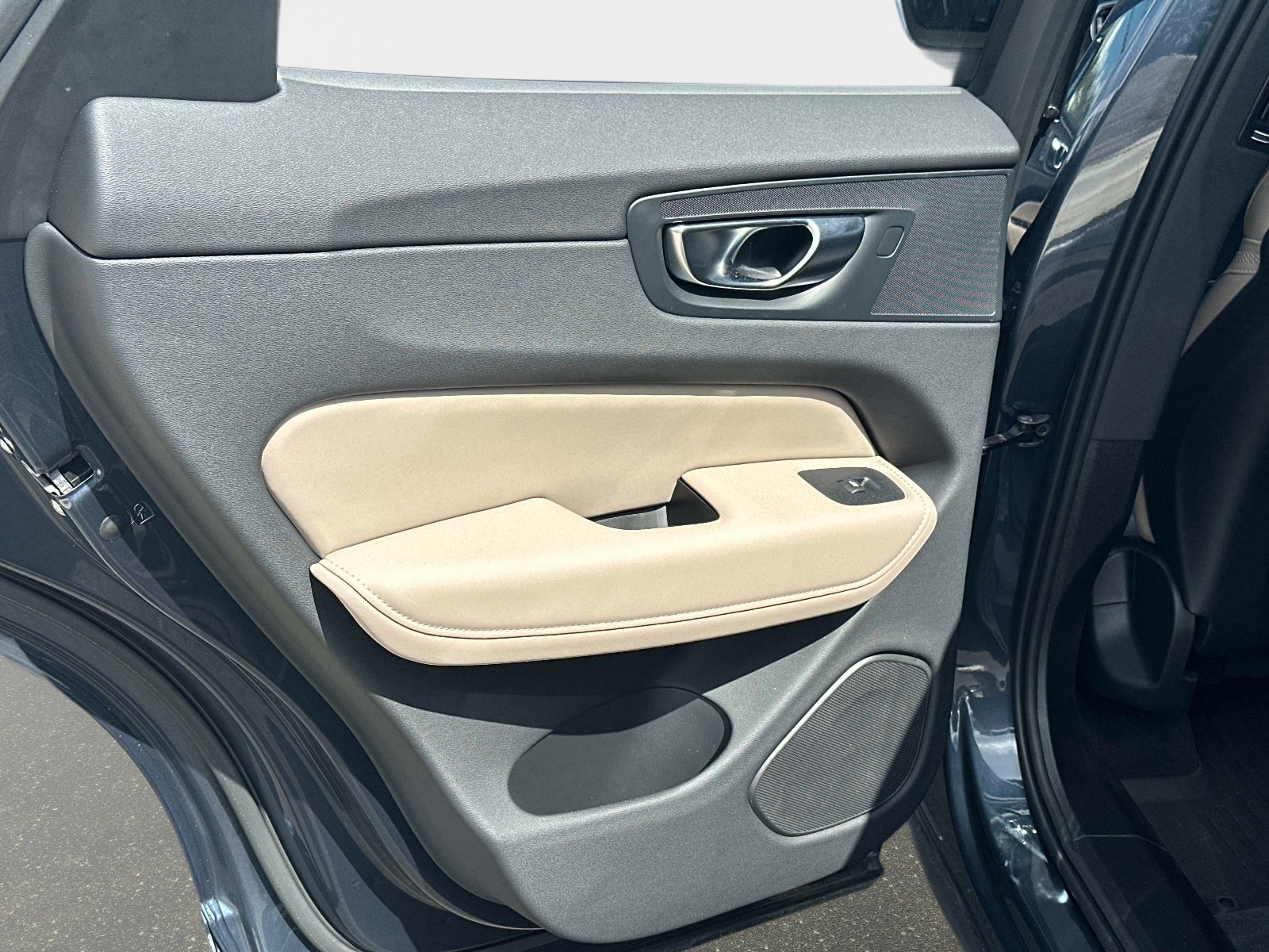 Certified 2026 Volvo XC60 B5 Plus w/ Protection Package Premier image 13