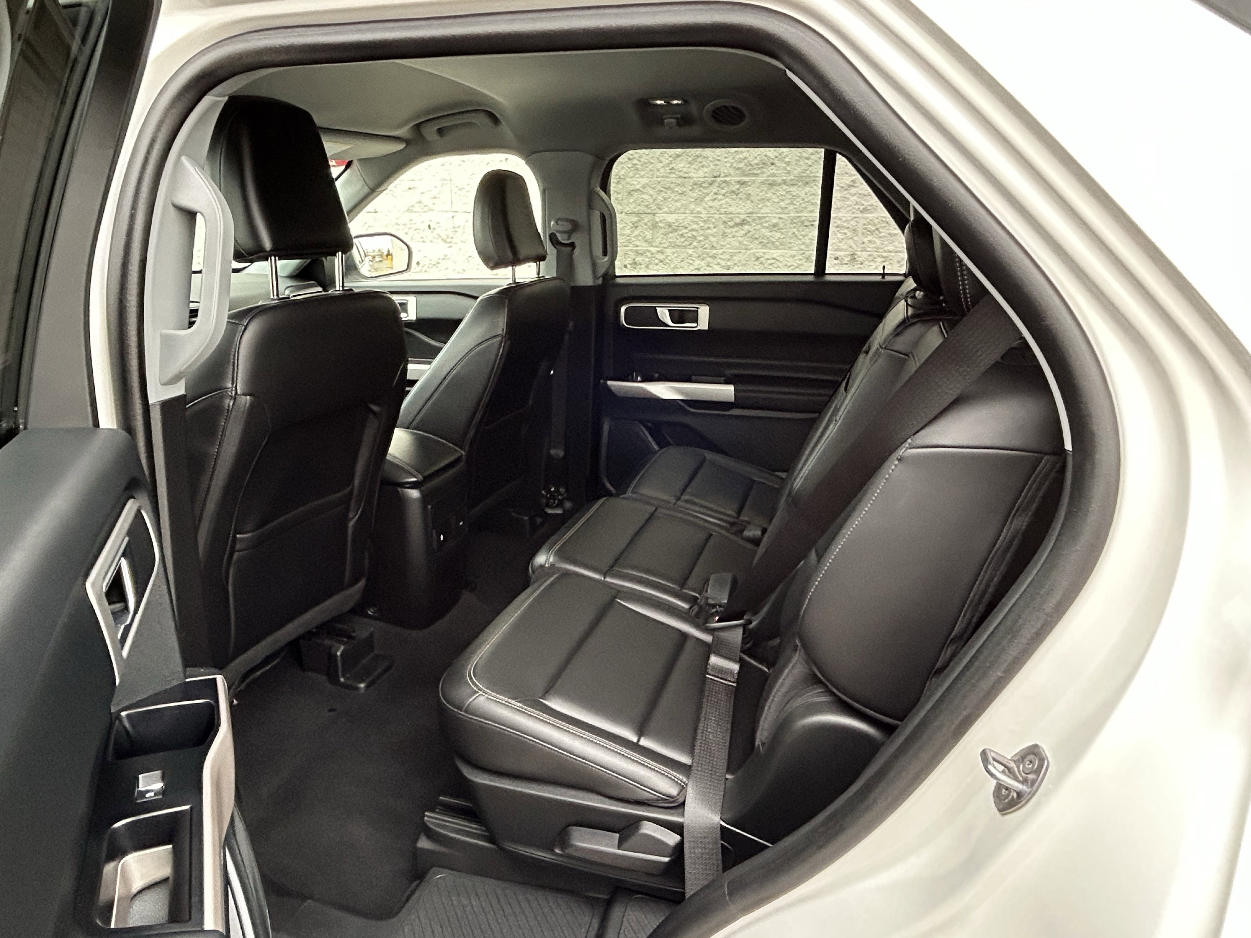 Used 2023 Ford Explorer XLT w/ Equipment Group 202A image 15