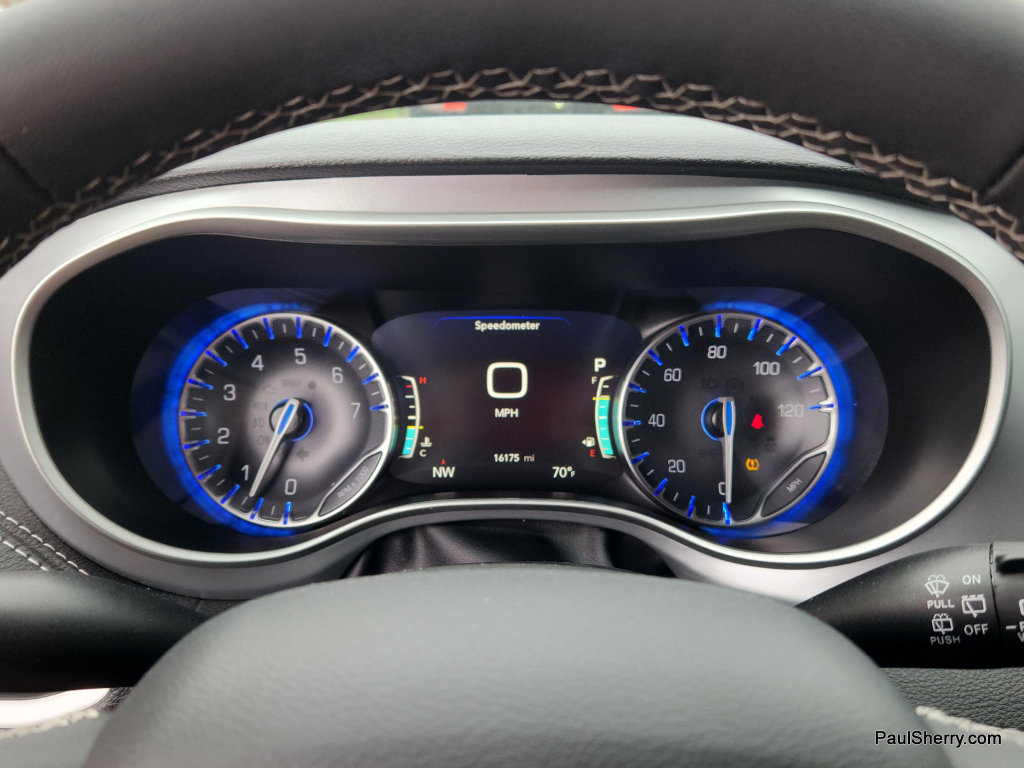 Used 2024 Chrysler Pacifica Touring FWD image 41