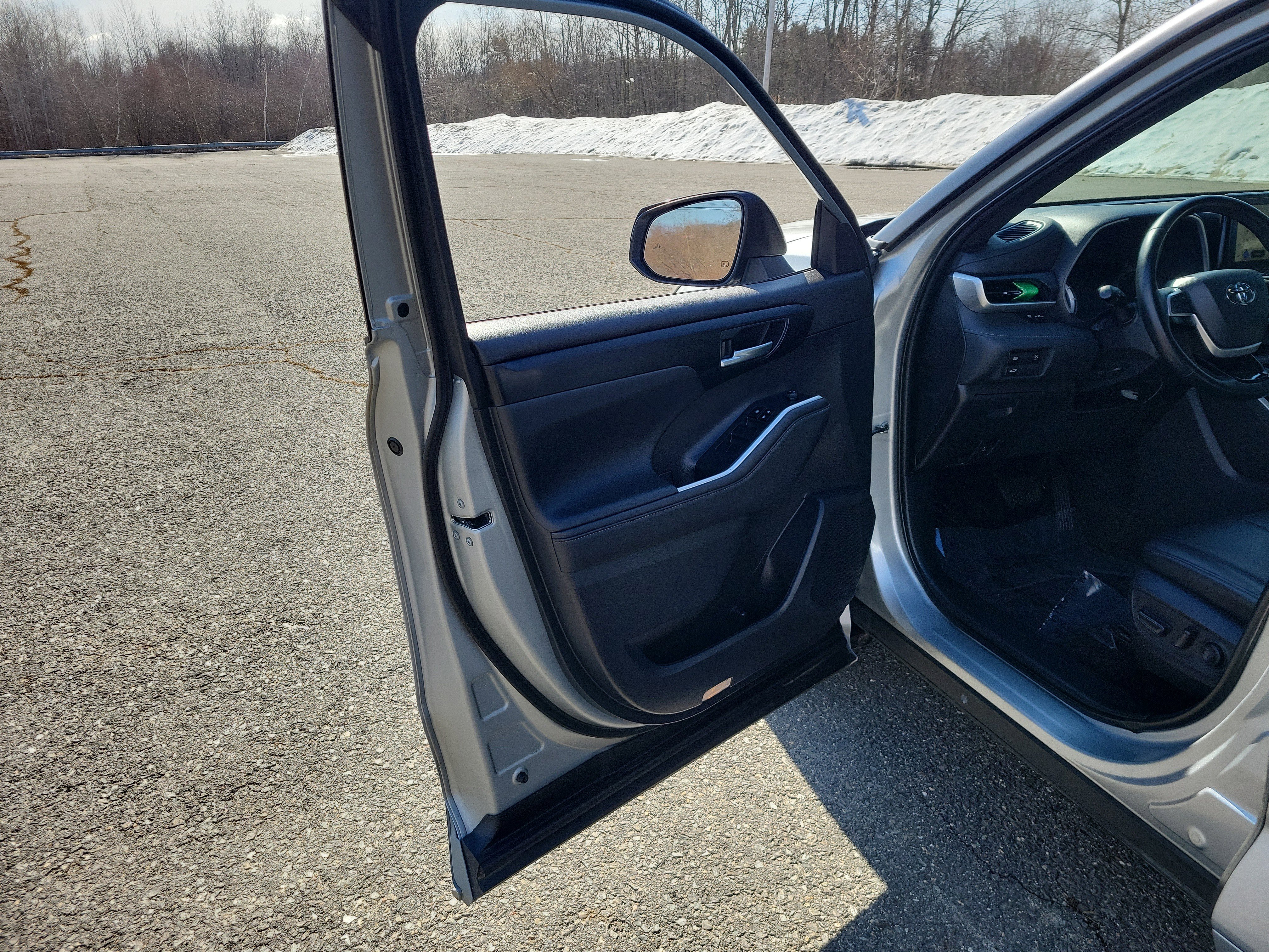 Used 2023 Toyota Highlander XSE image 15