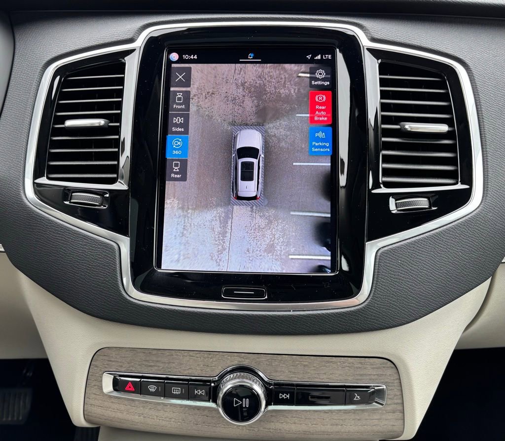 Used 2023 Volvo XC90 B6 Plus w/ Protection Package Premier image 16