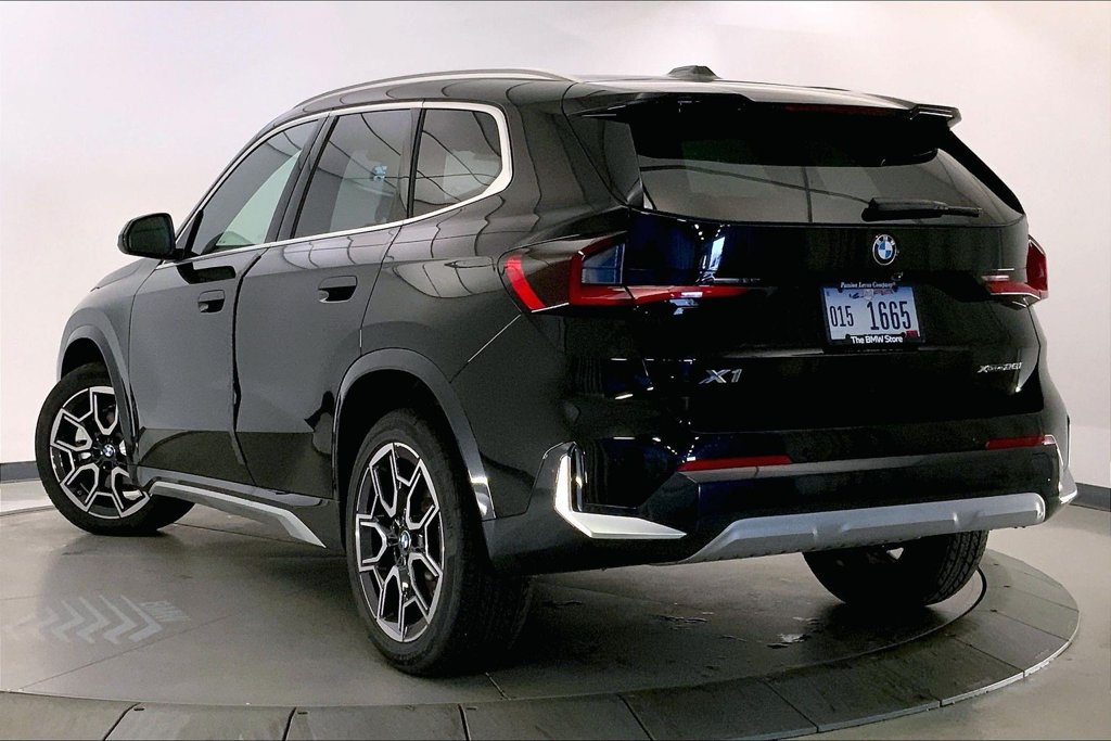 New 2026 BMW X1 xDrive28i w/ Convenience Package AWD/4WD image 2