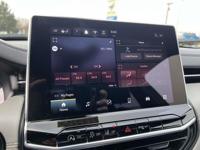 Certified 2025 Jeep Compass Limited image 18