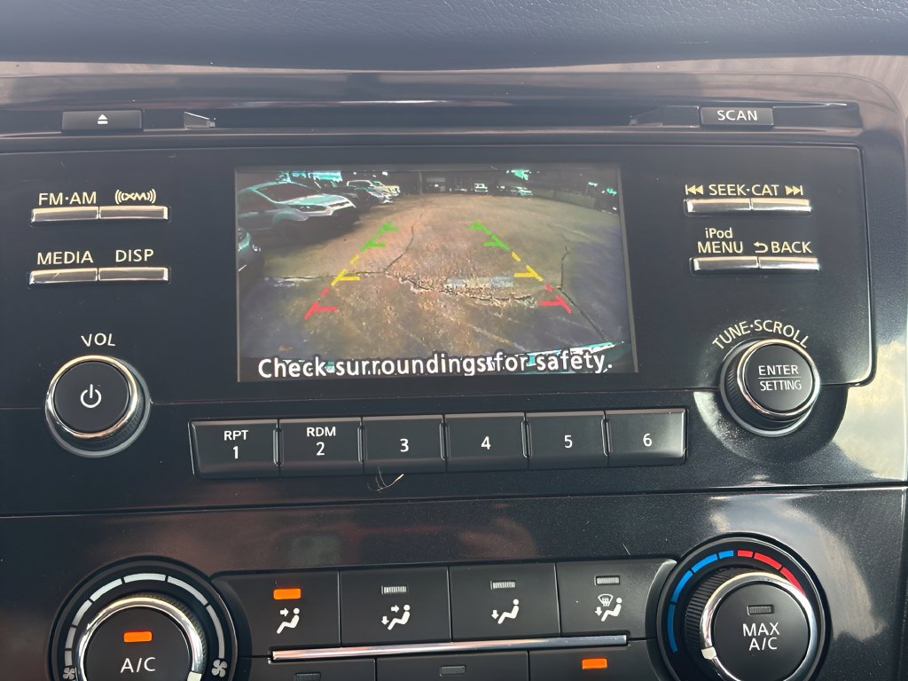 Used 2017 Nissan Rogue S FWD image 7
