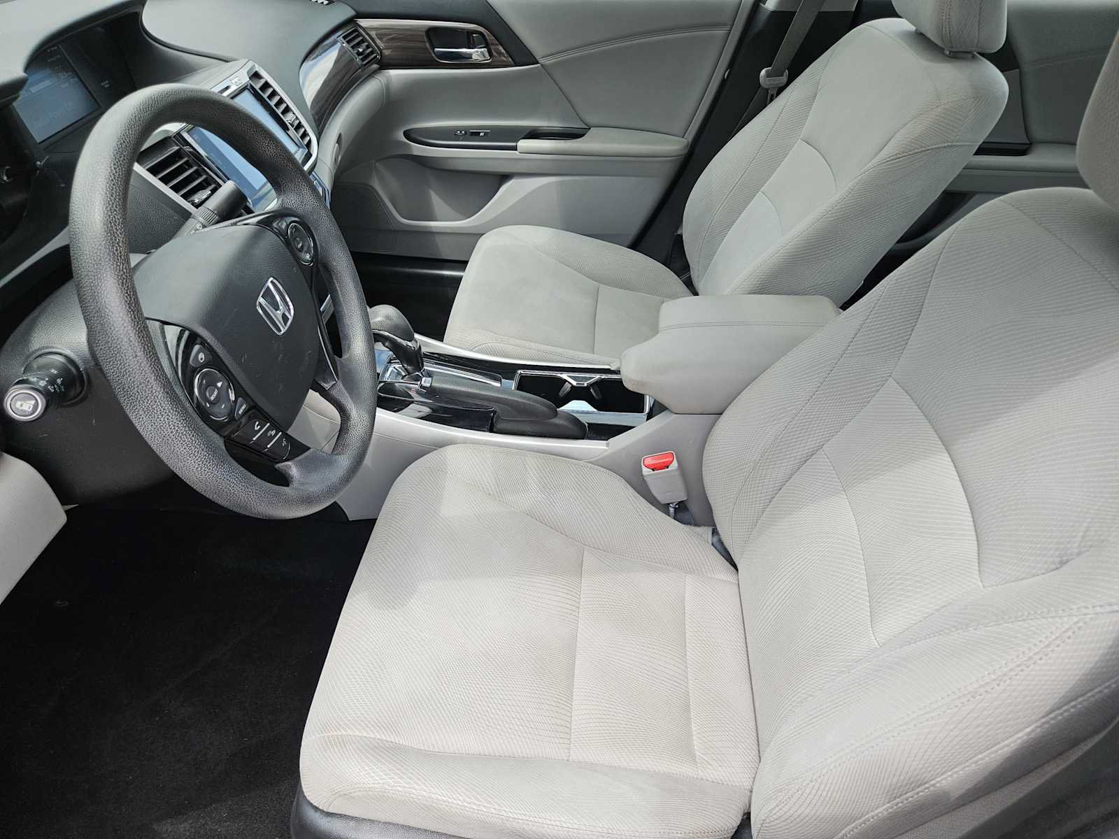 Used 2017 Honda Accord EX image 11