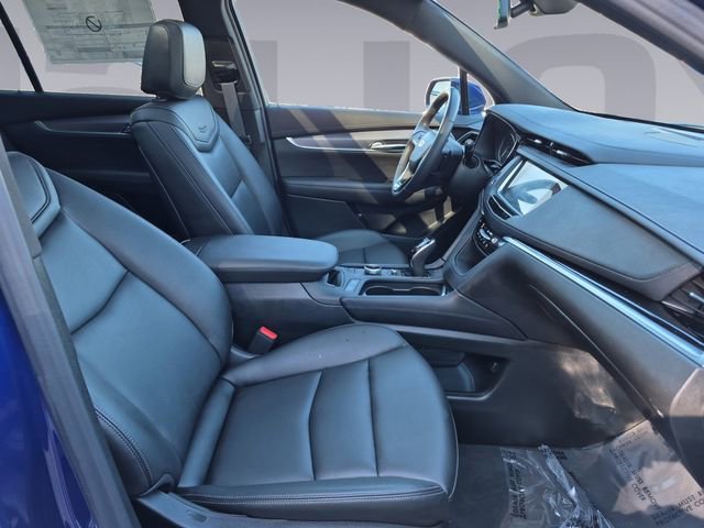 Used 2025 Cadillac XT6 Luxury image 17