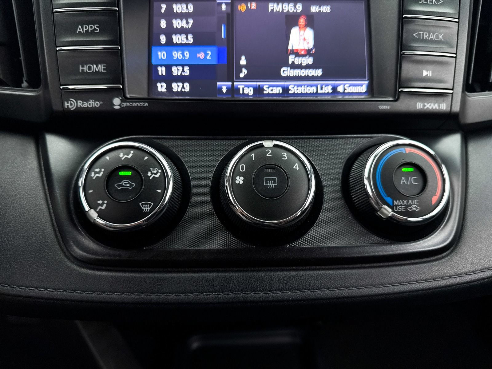 Used 2017 Toyota RAV4 LE FWD image 22