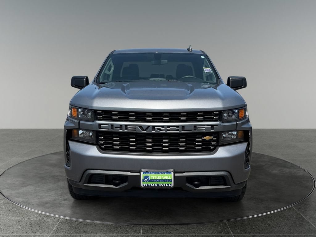 Used 2020 Chevrolet Silverado 1500 Custom w/ Custom Value Package AWD/4WD image 2