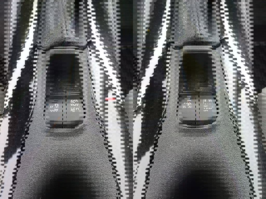 Used 2022 Toyota Corolla LE image 11