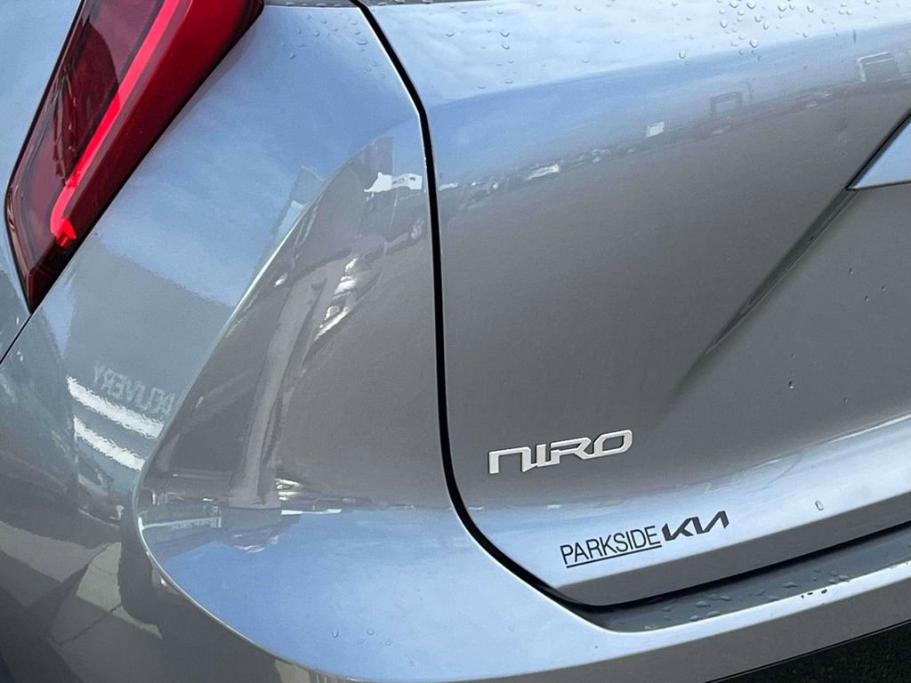 Used 2023 Kia Niro EX Touring image 35