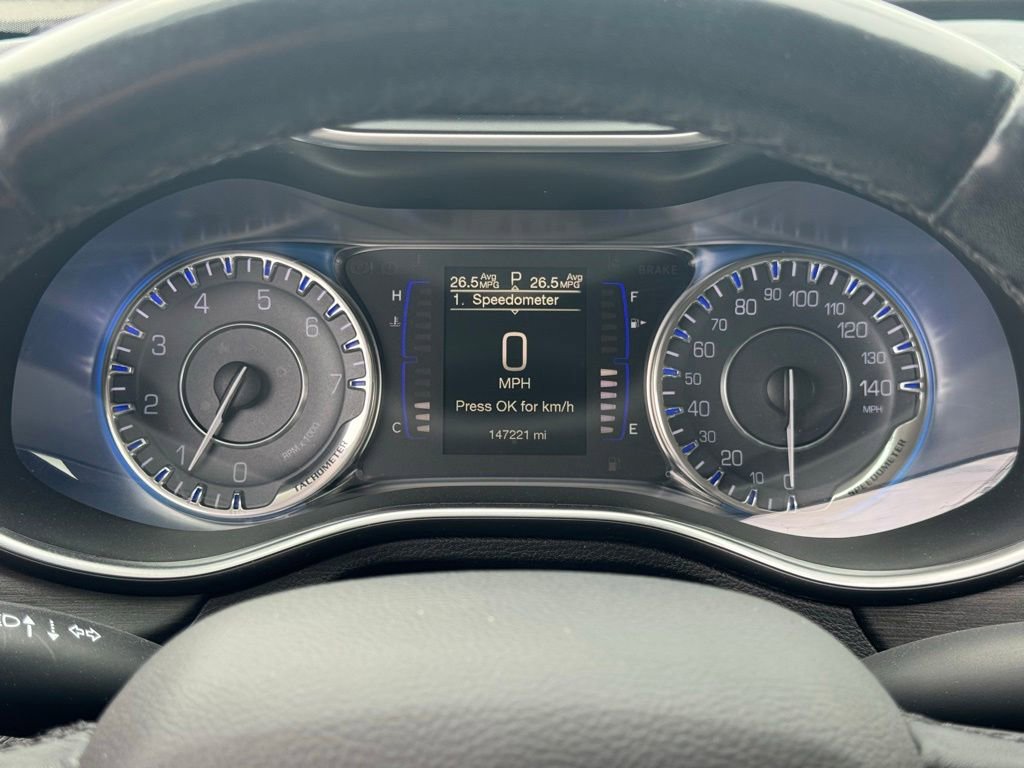 Used 2017 Chrysler 200 Limited Platinum w/ Comfort & Convenience Group FWD image 29