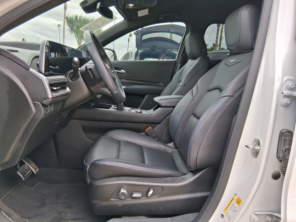 Used 2025 Cadillac XT4 Sport FWD image 21
