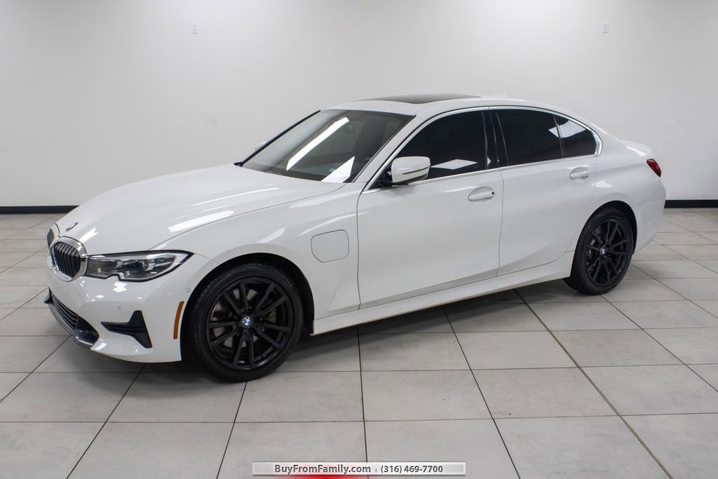 Used 2021 BMW 330e w/ Convenience Package image 1