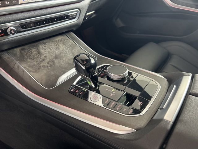 Used 2022 BMW X5 xDrive40i w/ Premium Package AWD/4WD image 14