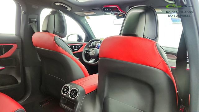 Used 2025 Mercedes-Benz GLC 300 4MATIC image 26