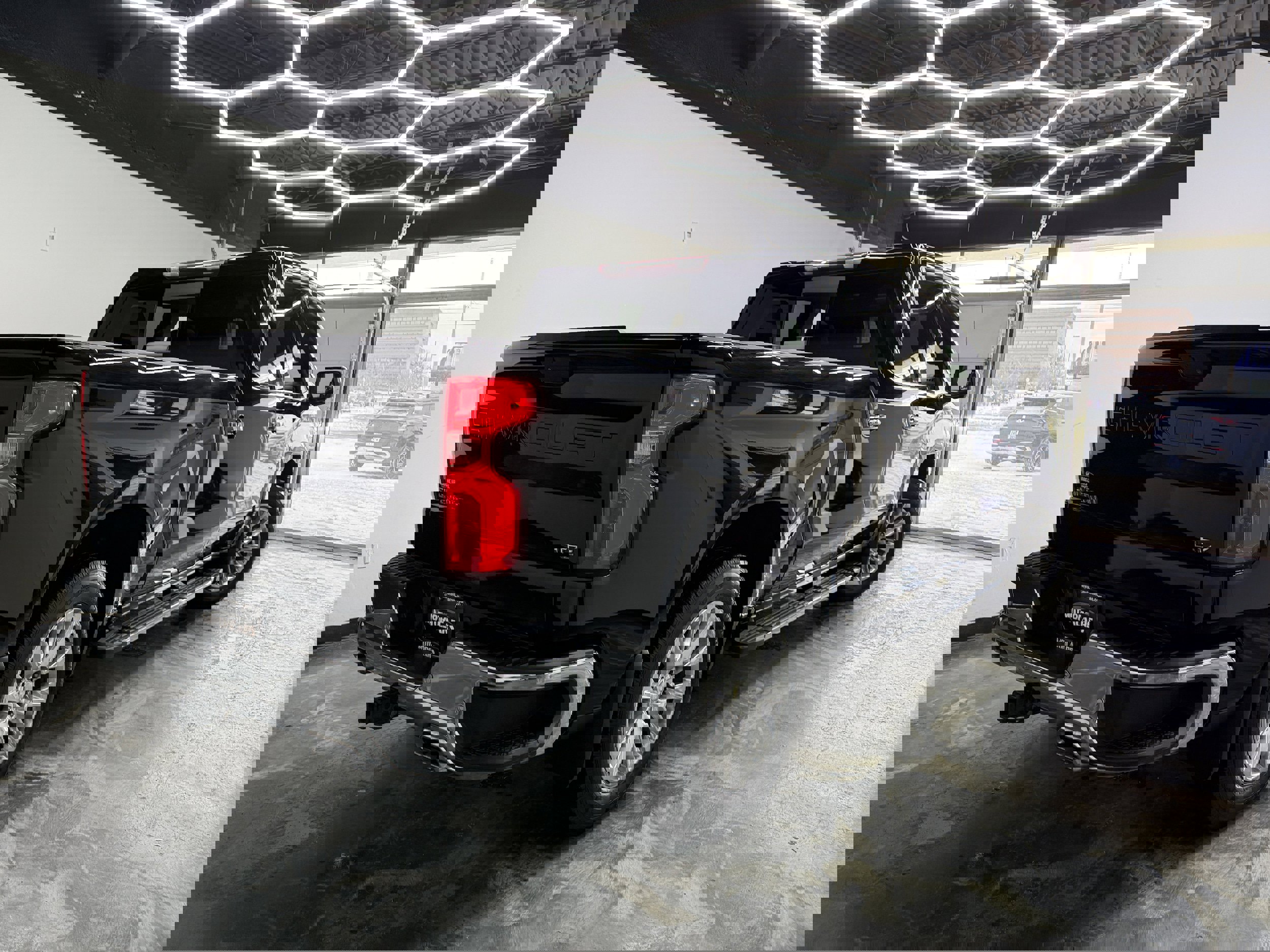 Used 2020 Chevrolet Silverado 1500 LTZ w/ LTZ Premium Package image 5