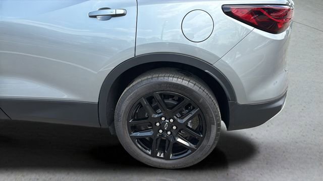 Used 2023 Chevrolet Blazer LT w/ LPO, Black Grille Bar Package image 32