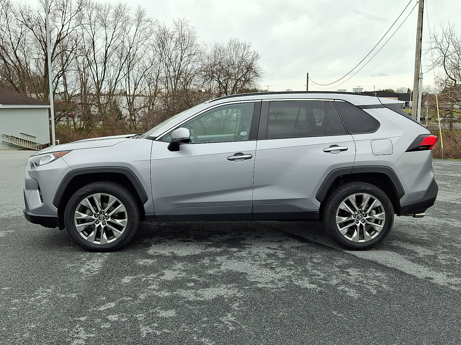 Used 2019 Toyota RAV4 Limited w/ All Weather Liner Package AWD/4WD image 4