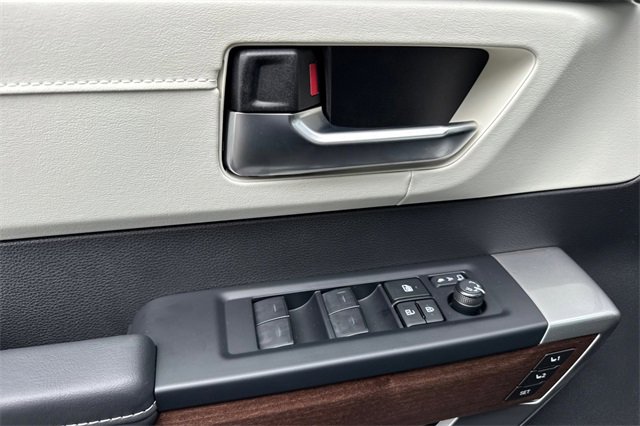 Used 2025 Toyota Sequoia Capstone image 9