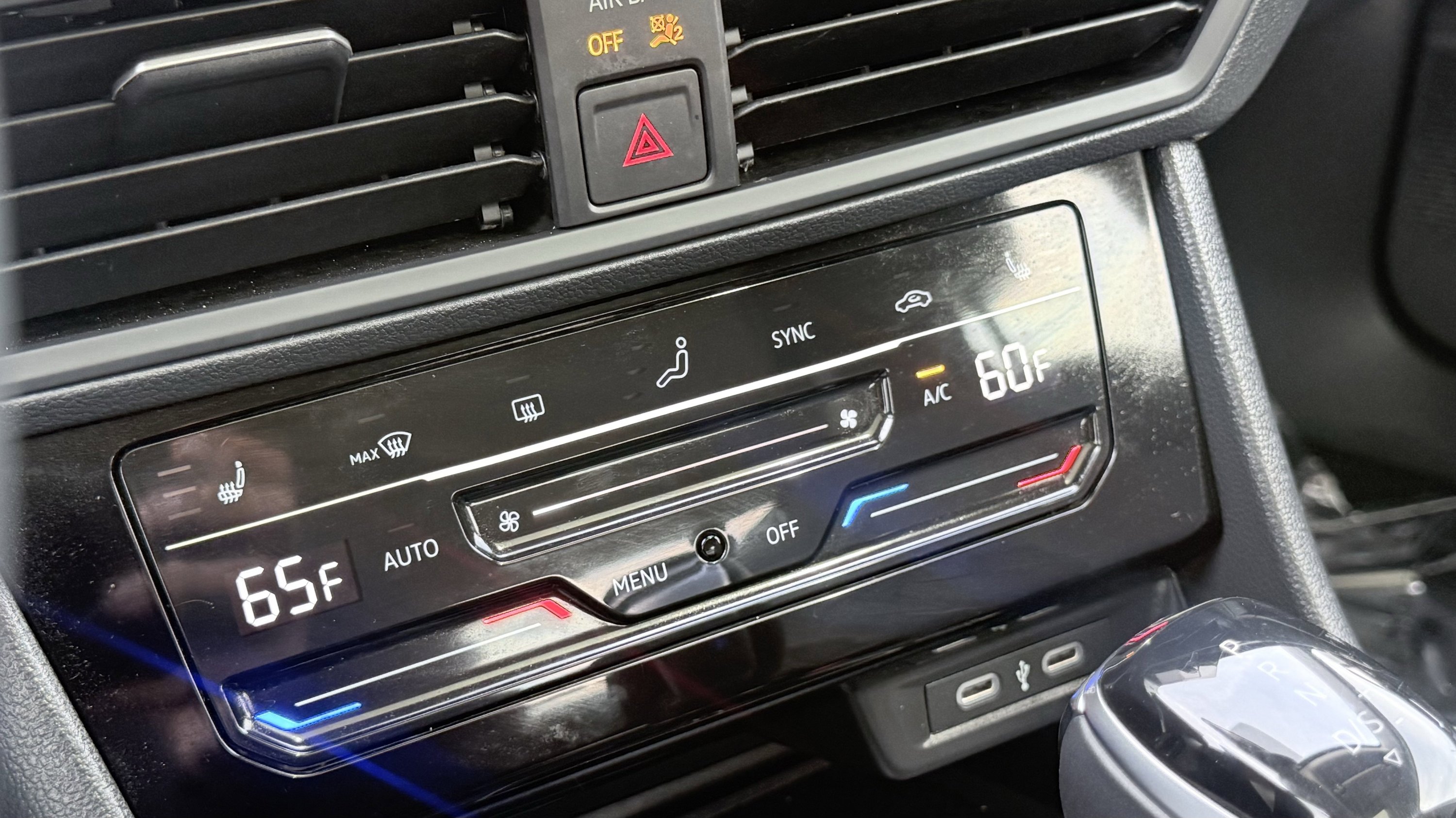Used 2025 Volkswagen Jetta SE FWD image 56