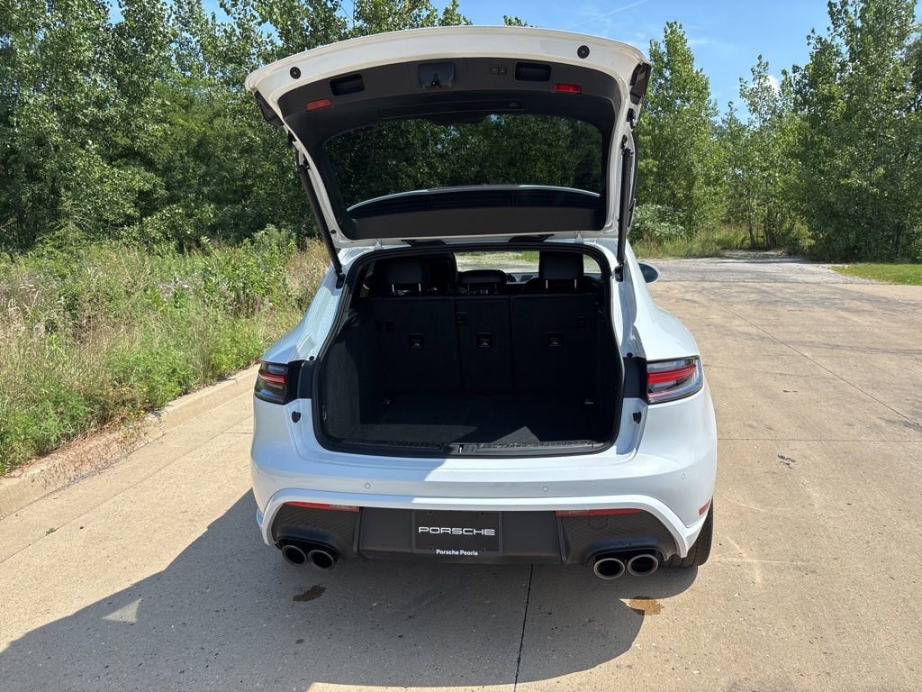 Used 2023 Porsche Macan Turbo image 24