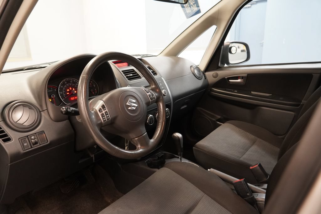 Used 2008 Suzuki SX4 Sedan FWD image 6