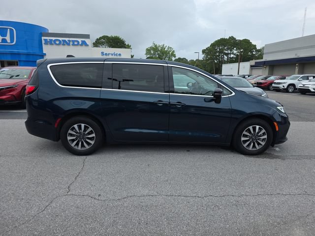 Used 2024 Chrysler Pacifica Limited FWD image 3