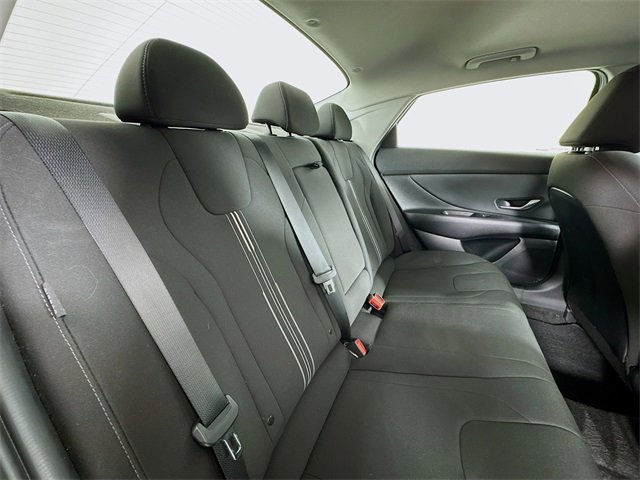 Used 2025 Hyundai Elantra SEL image 28